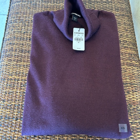 NWT Express Men’s XS Turtleneck Maroon - Picture 6 of 6